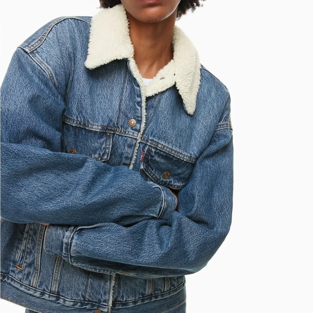 LIKE NEW Levi’s Sherpa Denim Jacket - Picture 7 of 7